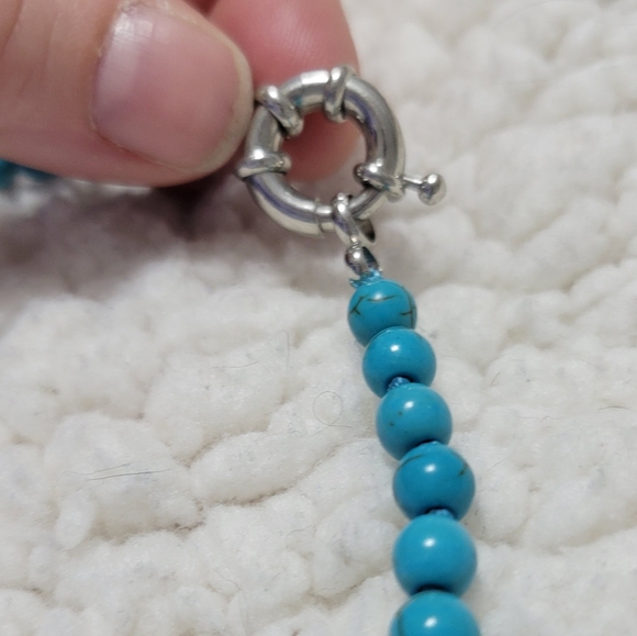 Beaded flower Necklace - Picture 3 of 6